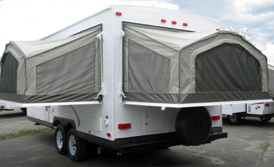 Denver Rent hybrid trailer Shamrock 183 three bed